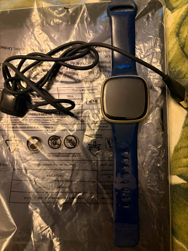 Fitbit versa 40mm smartwatch - 2,